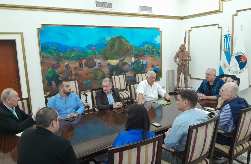 Autoridades de la CEM y referentes de Cámaras Empresariales de la provincia, se reunieron con el Gobernador Hugo Passalacqua.
