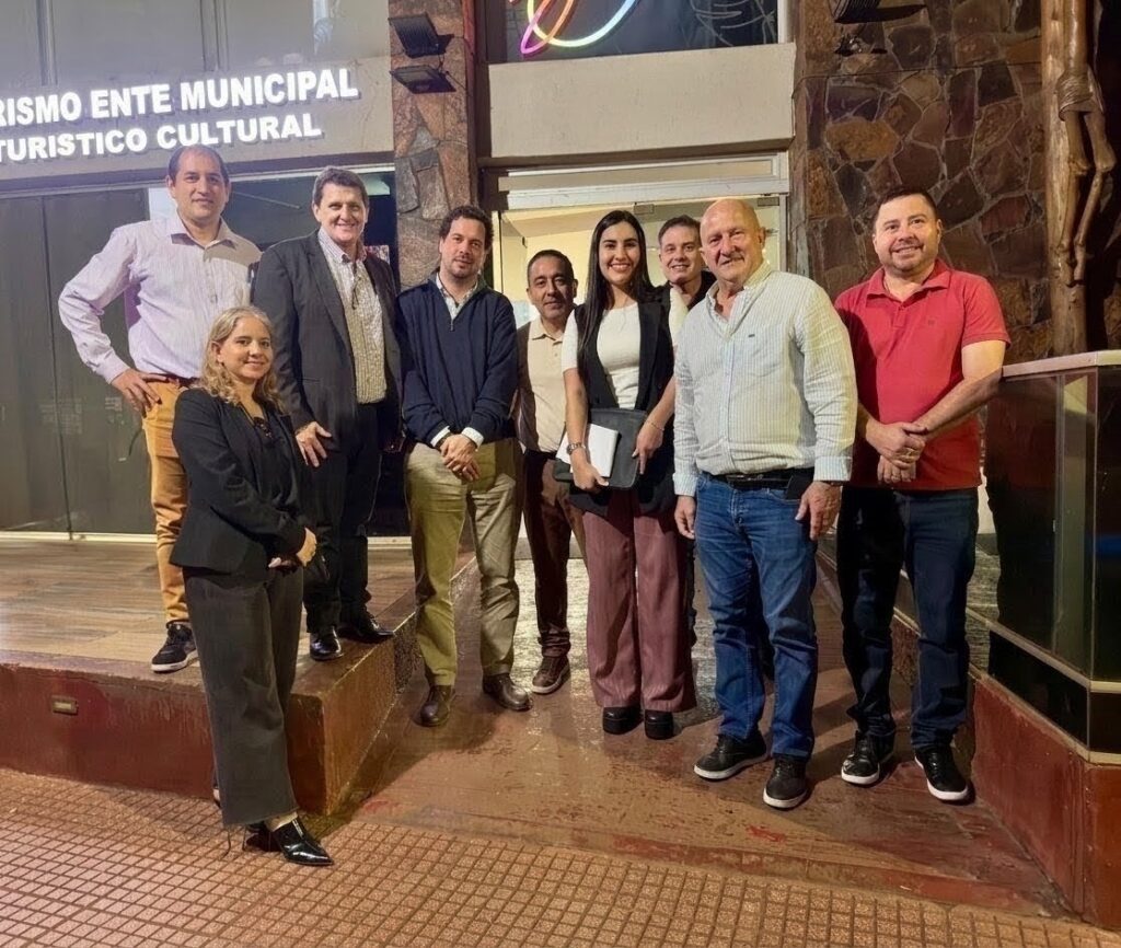 Reunión sobre el paso fronterizo Puerto Iguazú entre funcionarios y la Cámara de Comercio